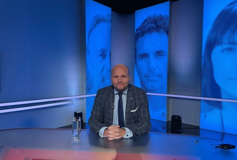 a04d52eb-f75c-4870-9452-b9b80ce0b82f