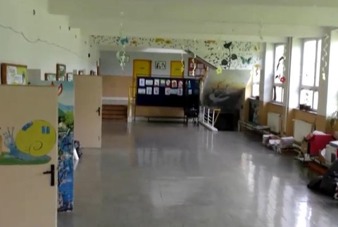 V septembri sa neotvorí ani škola v Pčolinom.