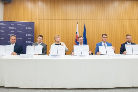 Bratislava energetika projet Phoenix memorandum podpis (1)