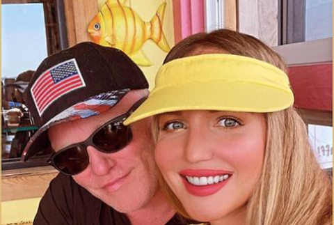 Michael Hall a Lucia Oškerová