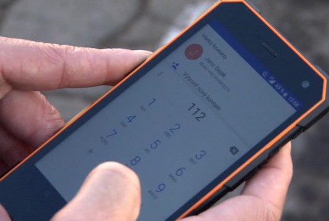 Pri nehode stačí zavolať 112. Akú možnosť majú ale sluchovo či rečovo znevýhodnení?