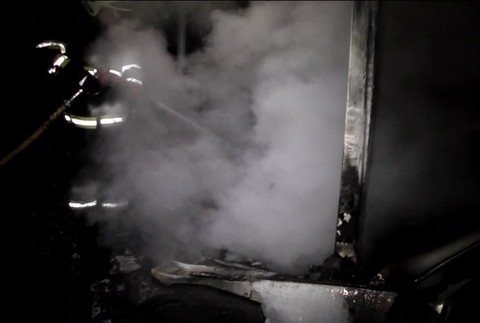 [multi] Podpálené auto 57