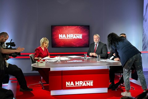 13a8b01b-f056-454d-a149-2893ecc3ad40