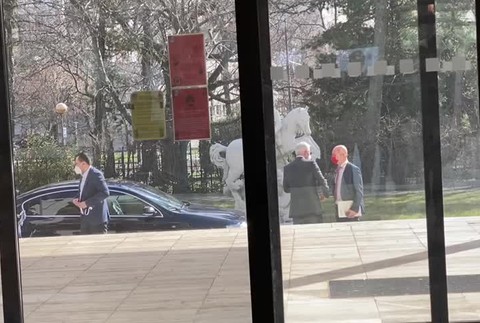 [multi] Stachura na vláde 4999