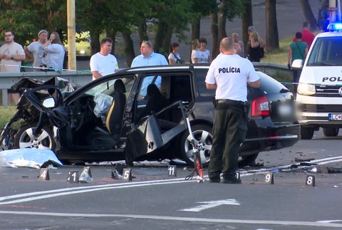 [multi] Nabral dve značky a ostal v strede kruhového objazdu. Vodič nafúkal viac ako tri promile 6664