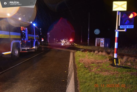 Zrážka auta s vlakom pri Kopčanoch (3)