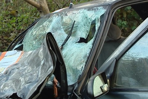 Zdemolované auto, Gabčíkovo, detail