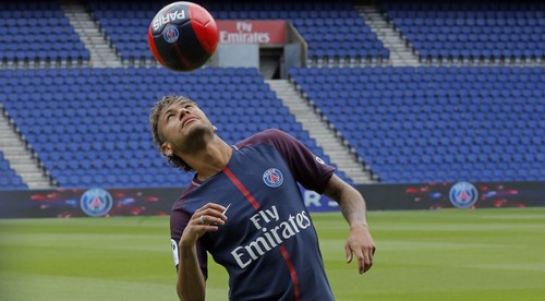Neymar si na debut v drese PSG musí počkať. Proti Amiens nenastúpi