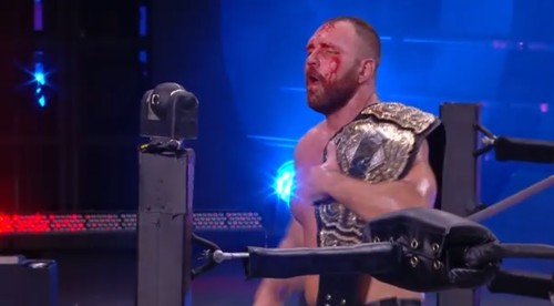 Wrestlera museli zašívať, súper ho trafil nesprávnou stoličkou
