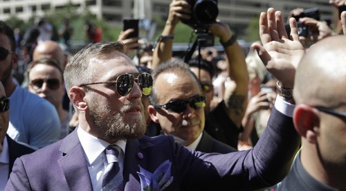 McGregor sa predviedol v lepšom módnom outfite než Mayweather