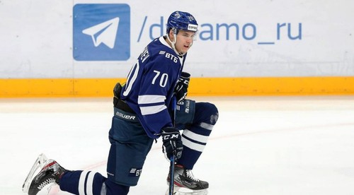 Mal byť prísľubom pre draft NHL, vydáva sa radšej cestou influencera