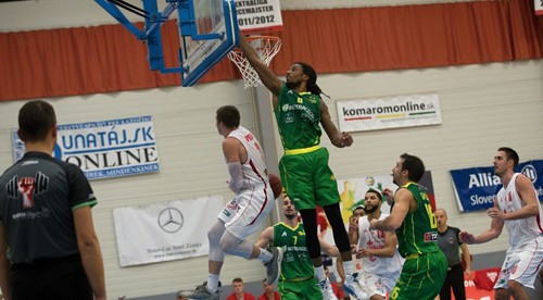 Komárnu sa podarilo v derby skoliť úradujúceho majstra z Levíc