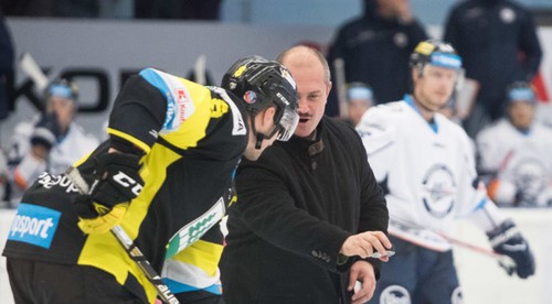 Pro-Hokej odsúdil aktívnu účasť Kotlebu na zápase v Detve