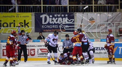 HC ‘05 iClinic Banská Bystrica - DUKLA Trenčín