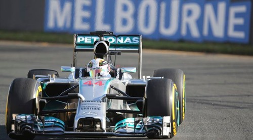 Melbourne privíta začiatok novej sezóny, najväčšími favoritmi opäť Mercedes a Ferrari