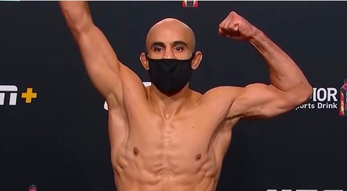 Chcel dostať známeho do bubliny. Končí preto v UFC