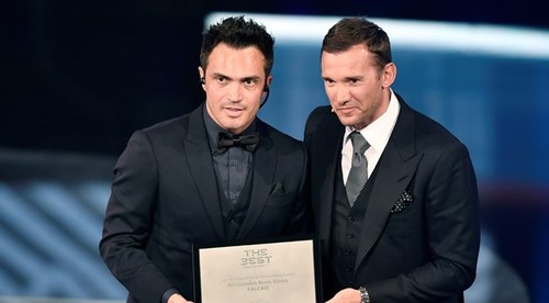 Cena FIFA za legendárnu kariéru pre Falcaa. Kráľ futsalu a jeho naj akcie!