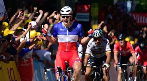 Sagan druhý v 4.etape, víťazom Démare. Cavendish spadol po kontakte so Slovákom