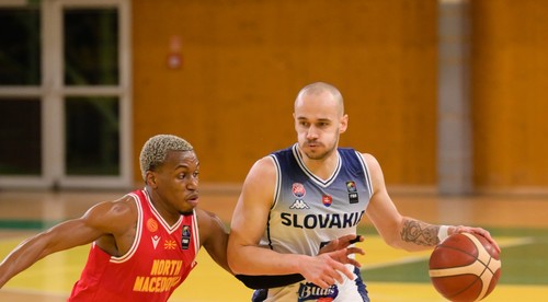 Slováci zdolali S. Macedónsko 82:73, postupová šanca žije