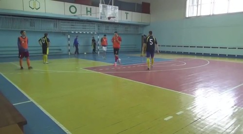 Totálny unikát! Tento gól futsalového amatéra je absolútnym hitom!