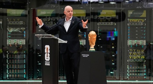 Horúčavy a zákaz vlastných fliaš s vodou? Rozhodnutie FIFA vyvolalo kritiku