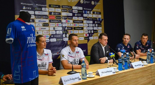 Volejbalistky aj volejbalisti výnimočne na jednom mieste