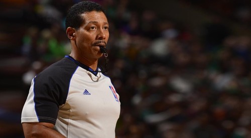 NBA zabojuje proti simulantom. Tréneri dostanú ďalší "challenge"