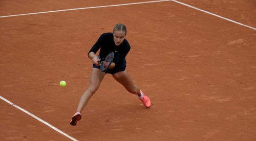 Roland Garros: Schmiedlová a Gombos nevyužili veľké šance, Kužmová a Polášek v štvorhrách postupujú