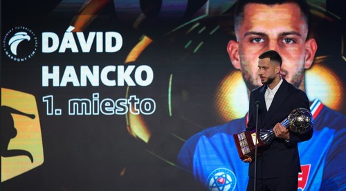 Futbalista roka s novým víťazom. Duo trénerov si vyjadrilo rešpekt
