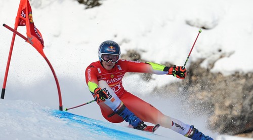 Odermatt triumfoval v prvom obráku sezóny vo Val d'Isere, Žampovci neboli v 2. kole