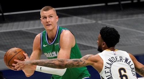Spravodlivosť na štýl NBA. Jamesovi prehrešok prešiel, inému nie