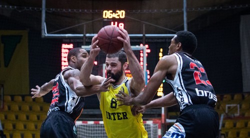 Inter nedal šancu Prievidzi, Komárno bez ťažkostí zdolalo Spišiakov