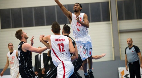 Jones hrdinom Prievidze v Komárne