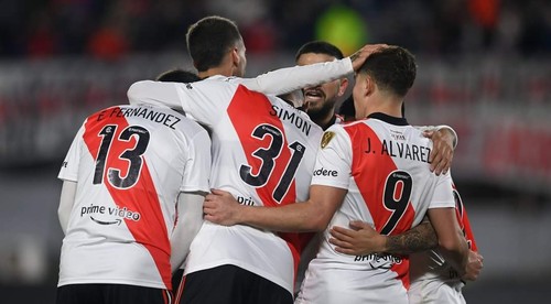 Julián Álvarez zamotáva hlavy v Manchestri City