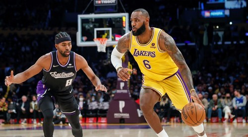 Hrozili mu smrťou. LeBron požiadal o vyvedenie dvoch fanúšikov