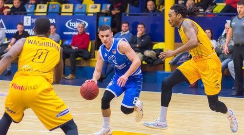 Svit si proti Lučencu uhájil svoju palubovku