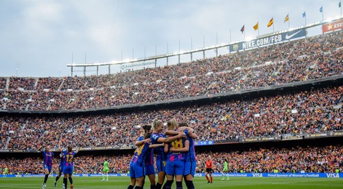 Camp Nou praská vo švíkoch, svetový rekord opäť prekonaný