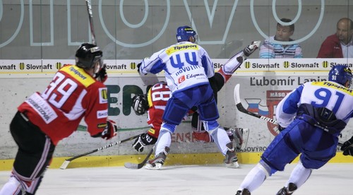 Vyrovnanú partiu rozhodli až nájazdy, Poprad v nich úspešnejší