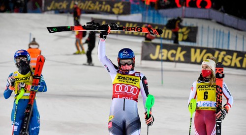 Petra Vlhová žiarila vo fínskej tme a je líderkou Svetového pohára