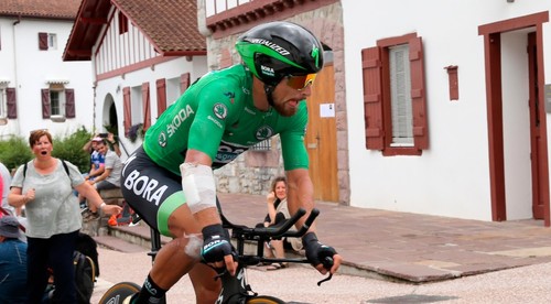 Vo svete sú väčšie problémy ako vyhrať preteky, hovorí Sagan
