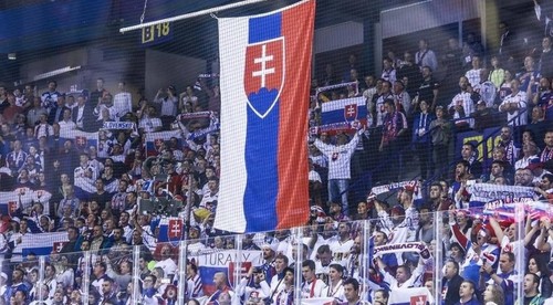 Diváci na tribúnach. Ako na to?