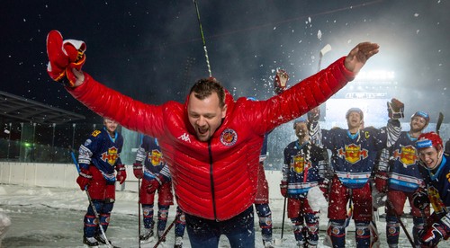 Tomek vychytal víťazstvo vo vode. Chovan historicky prvým strelcom vo Winter Classic