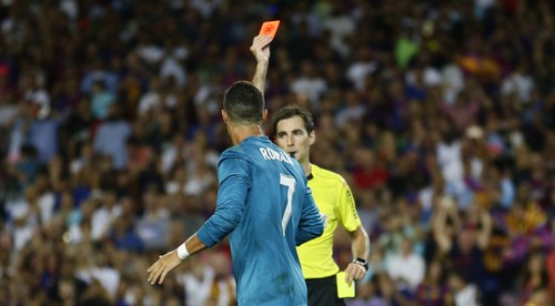 Koľko zápasov dostal Cristiano Ronaldo za sotenie do rozhodcu?
