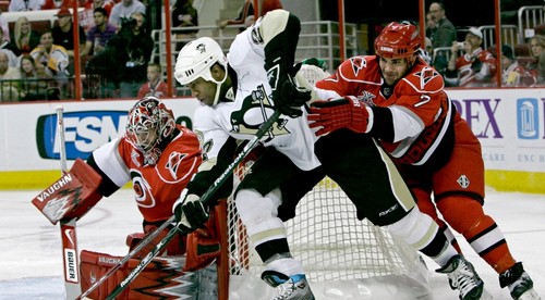 Tyson má ďalšieho vyzývateľa, hlási sa bývalý bitkár z NHL