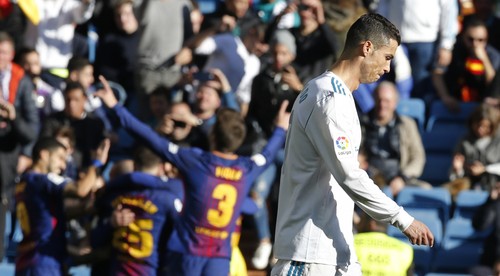 V Barcelone sa oteplilo o 14 stupňov. Real ľahol popolom