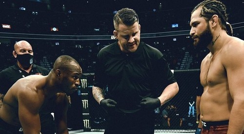 Plný dom po 13 mesiacoch! UFC vypredalo turnaj za pár minút