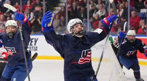 Kanadským mládežníckym hokejistkám nevyšlo ani tretie domáce finále