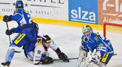 Popradu nepomohla na domácom ľade ani hra bez brankára