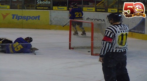 Mladší aj starší žiaci pred nadstavbou s víťazstvami