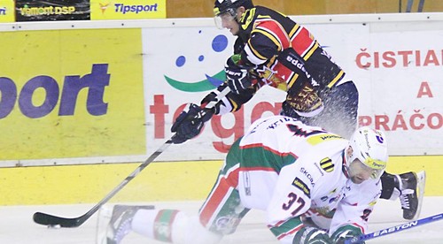 Všetky body zostali na Záhorí, rozhodlo o tom osem minút tretej tretiny